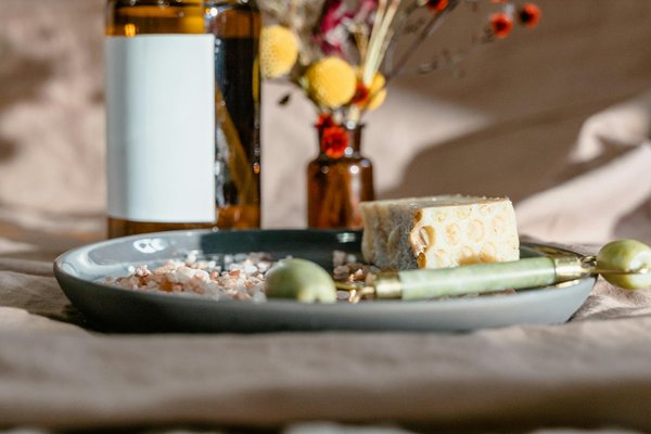 Revitalize Your Hair and Skin: Discover the Beauty Benefits of Herbal Teas for a Glowing Transformation