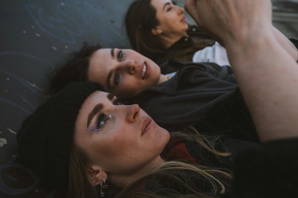 Revamp Your Closet: Essential Tips for Adopting a Minimalist Fashion Style