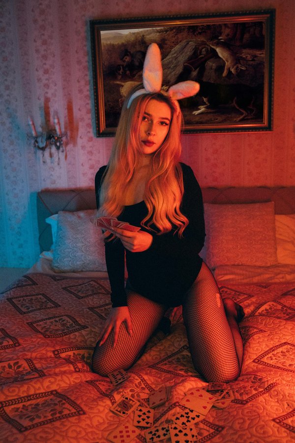 Discover flirty outfits and accessories: sexy costumes online